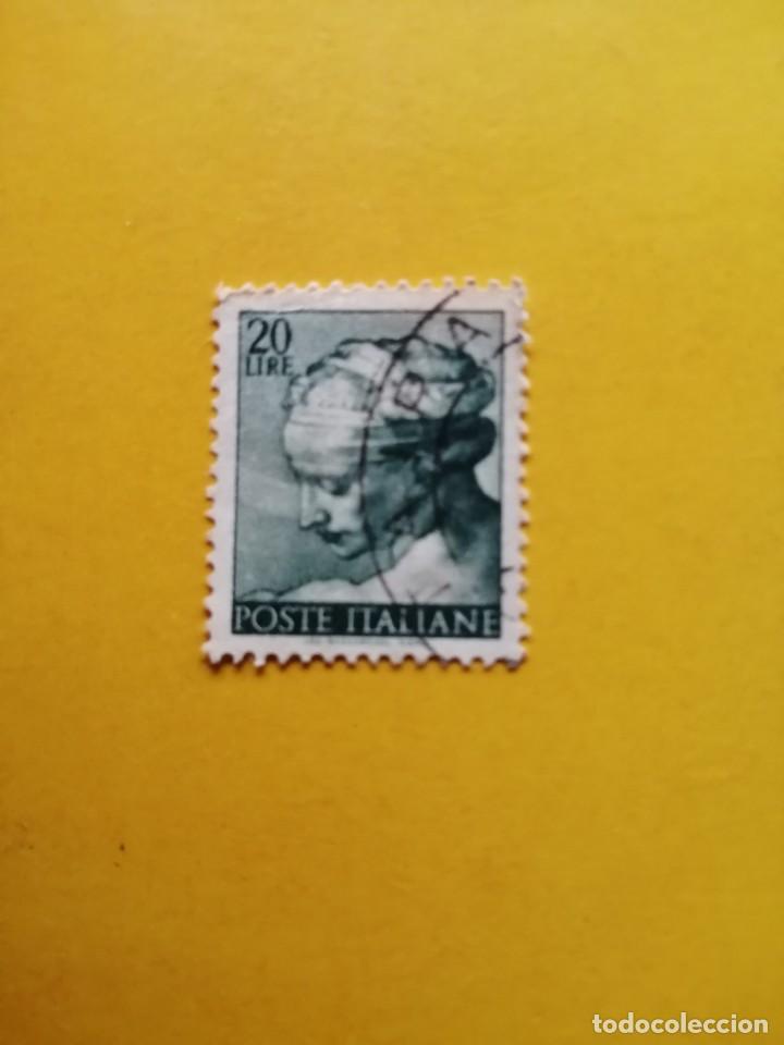 Selos: POSTE ITALIANE - 20 LIRE -DE LA CAP&Igrave;LLA SIXTINA - MICHELANGELO - JEFE DE LA SIBILA -YT 830, A&Ntilde;O 1961