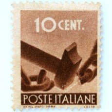 Sellos: SELLO POSTAL ANTIGUO ITALIA 1945 10 C MARTILLO ROMPIEDO CADENA - DEMOCRACIA - RAREZA FALLO IMPRESIÓN