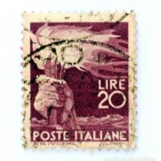 Sellos: SELLO POSTAL ANTIGUO ITALIA 1945 20 LIRA MANO SOSTENIENDO UNA ANTORCHA DEMOCRACIA