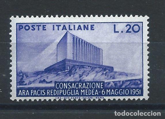 Sellos: Italie N&deg;594** (MNH) 1951 - Ara Pacis au cimeti&egrave;re de Redipuglia