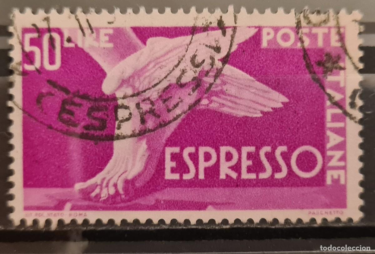 Sellos: Sello usado de correo urgente de Italia 1945-52: pie alado