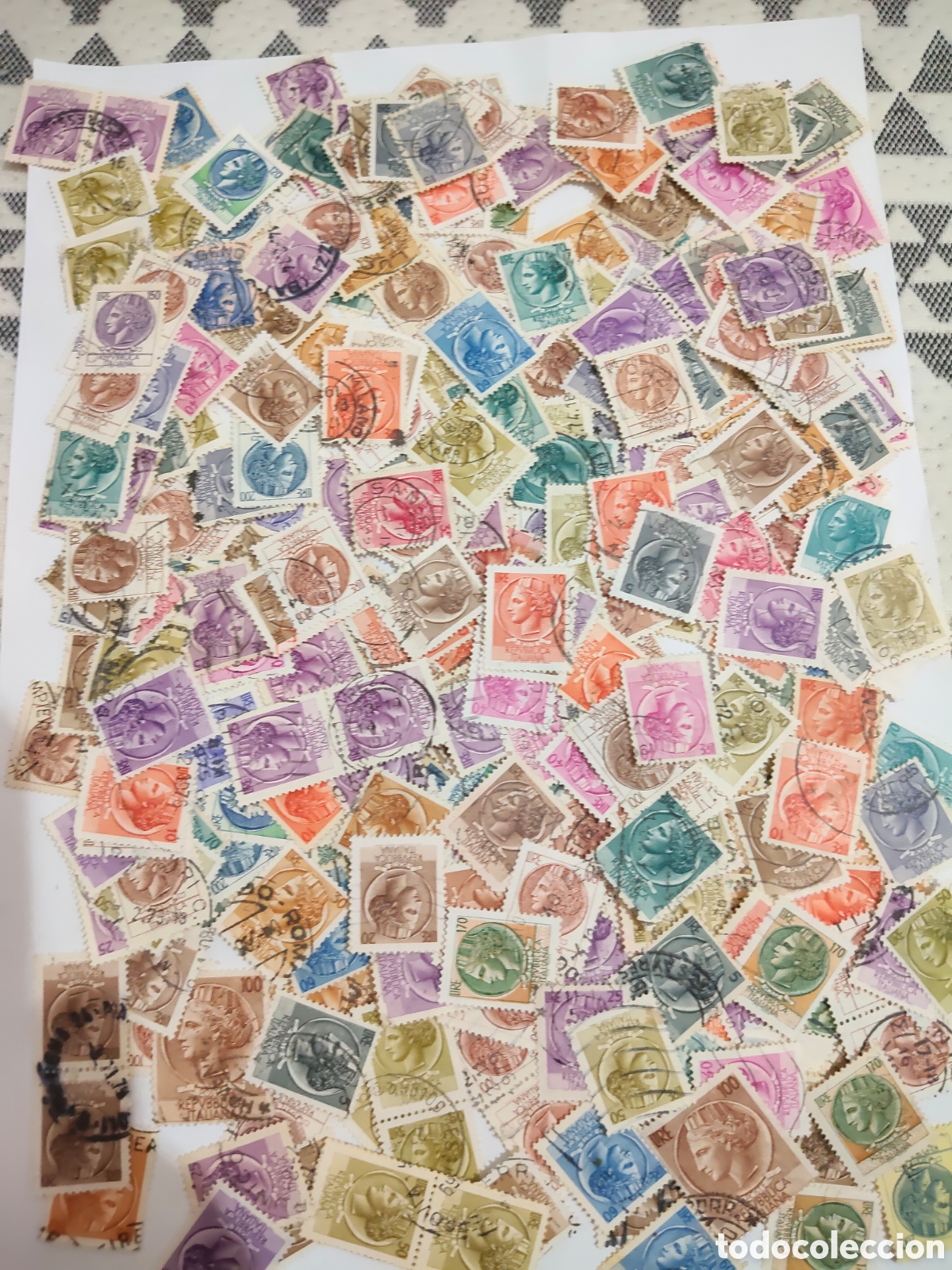 Sellos: Lote de m&aacute;s de 340 sellos de Italia Siracusa 1953