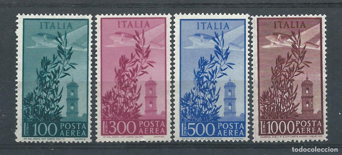 Sellos: Italie PA N&deg;131/34** (MNH) 1948 - Avion survolant olivier et clocher