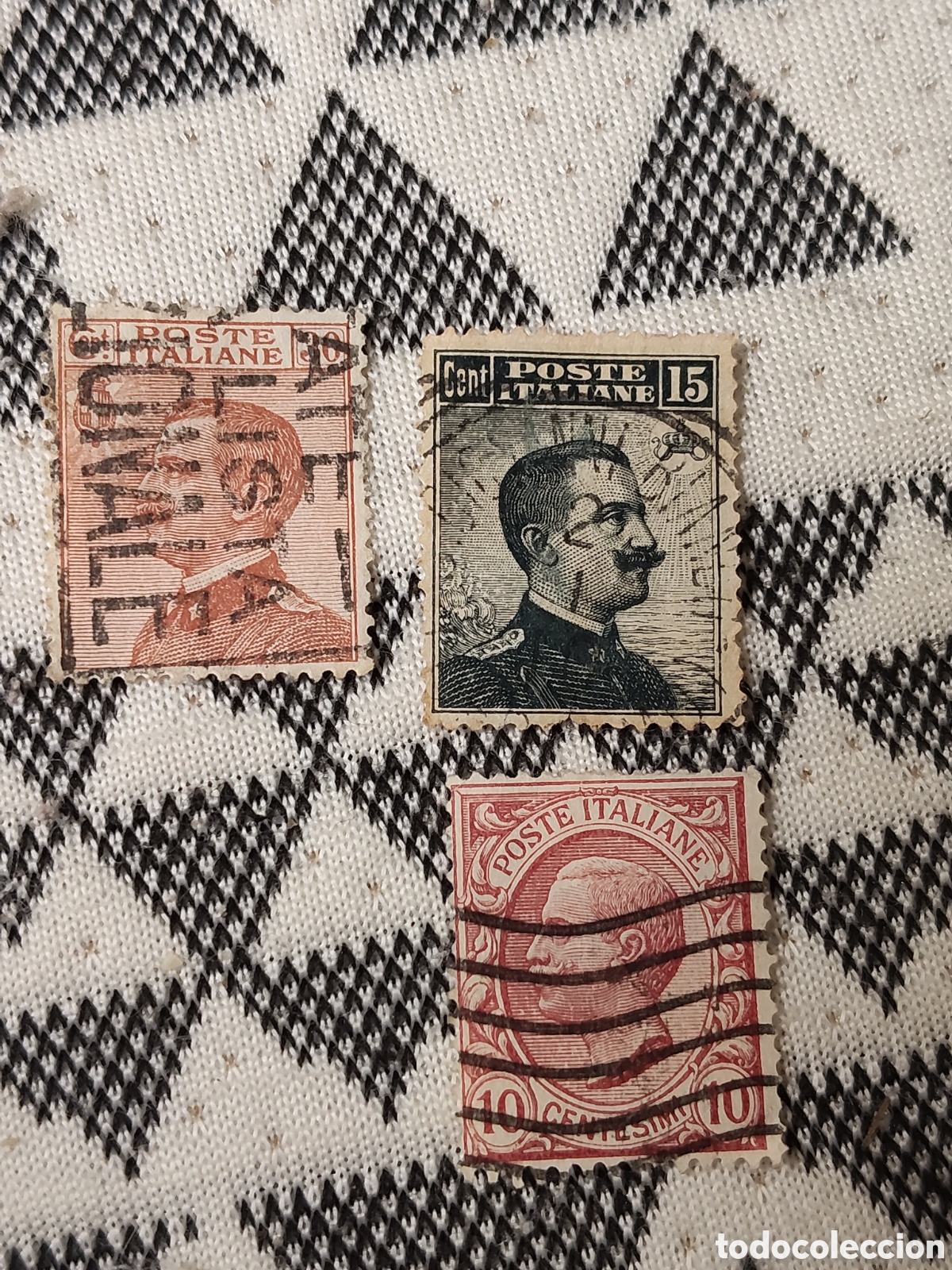 Sellos: 3 sellos de Italia Rey V&iacute;ctor Manuel lll diferentes &eacute;pocas 1906-30 usados