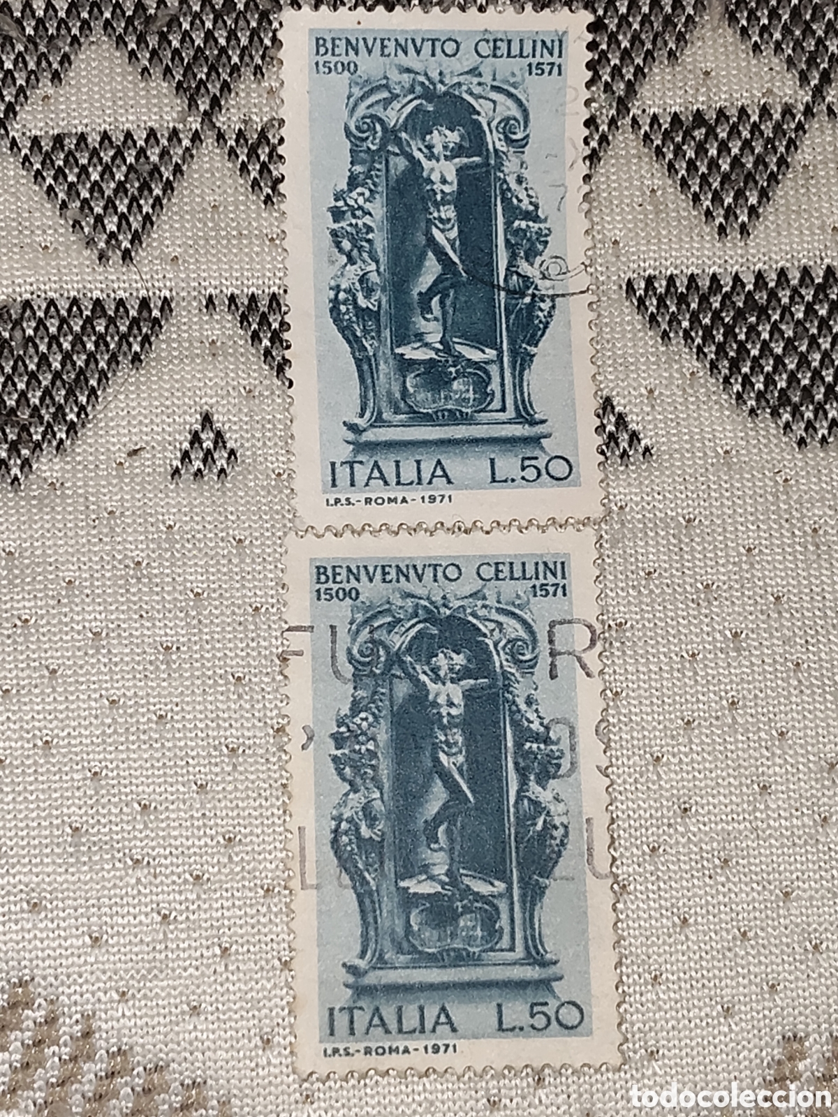 Sellos: 2 sellos de Italia 400 aniversario de la muerte de Benvenuto Cellini artista y orfebre 1971
