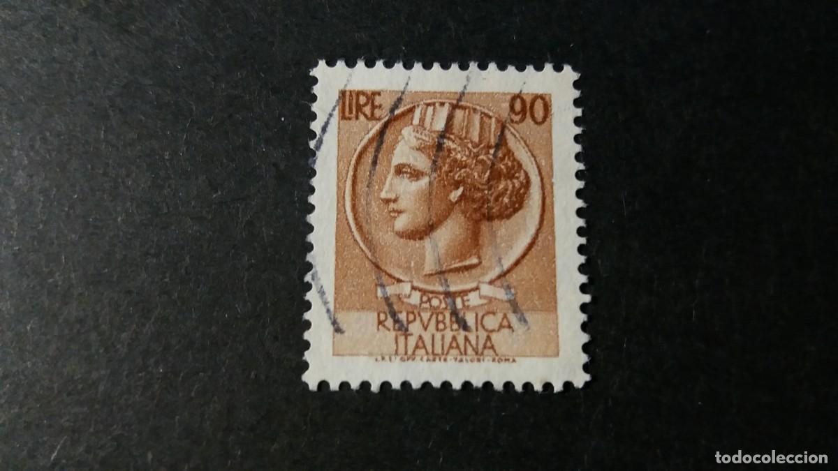Sellos: Sello usado. Moneda Siracusa. 27 de Enero de 1958. 90 liras. Yvert 719A.