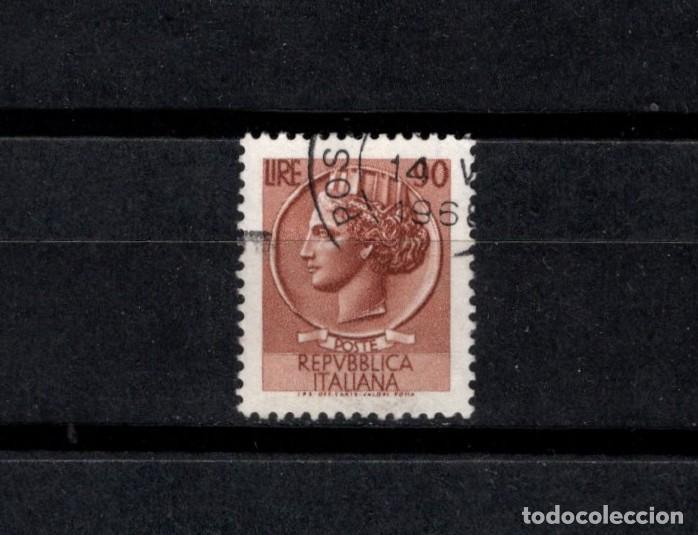Sellos: Sello usado. Moneda Siracusa. 27 de Enero de 1958. 90 liras. Yvert 719A.