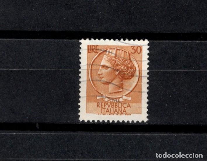 Sellos: Sello usado. Moneda Siracusa. 1 de Julio de 1960. 30 liras. Yvert 716A.