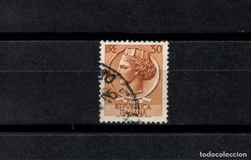 Sellos: Sello usado. Moneda Siracusa. 1 de Julio de 1960. 30 liras. Yvert 716A.