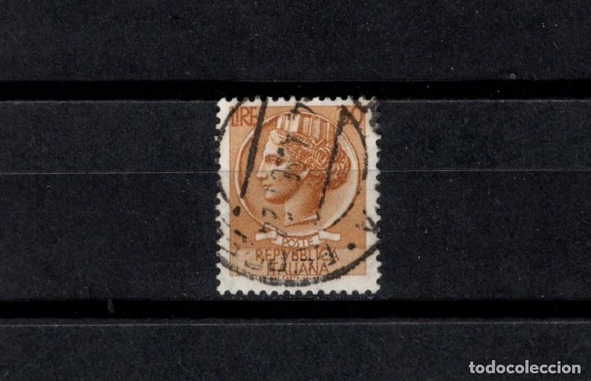 Sellos: Sello usado. Moneda Siracusa. 1 de Julio de 1960. 30 liras. Yvert 716A.