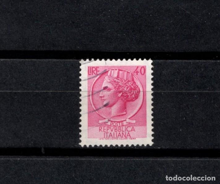 Sellos: Sello usado. Moneda Siracusa. 1 de Julio de 1960. 40 liras. Yvert 717A.