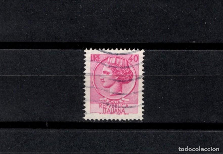 Sellos: Sello usado. Moneda Siracusa. 1 de Julio de 1960. 40 liras. Yvert 717A.