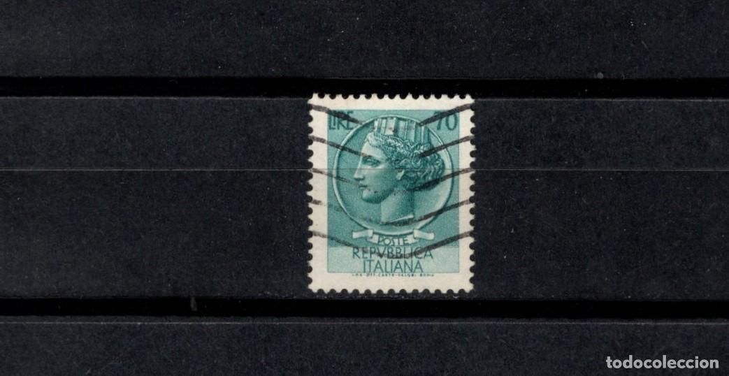 Sellos: Sello usado. Moneda Siracusa. 1 de Julio de 1960. 70 liras. Yvert 718A.