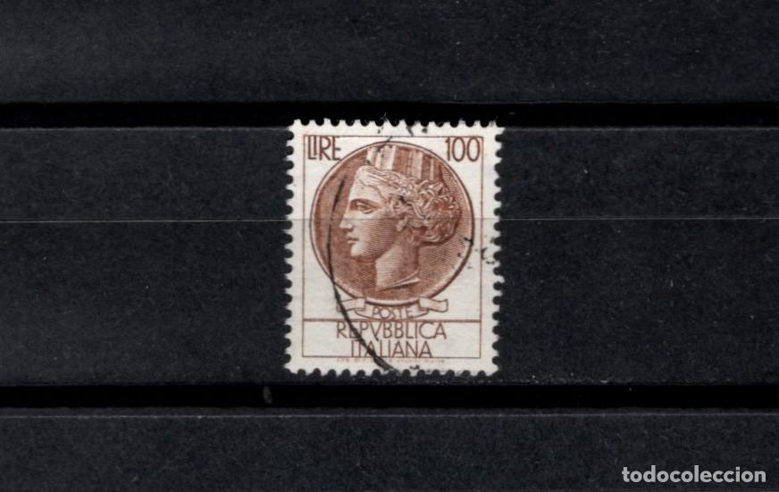 Sellos: Sello usado. Moneda Siracusa. Sello de 100 liras. Julio de 1960. Yvert 802.