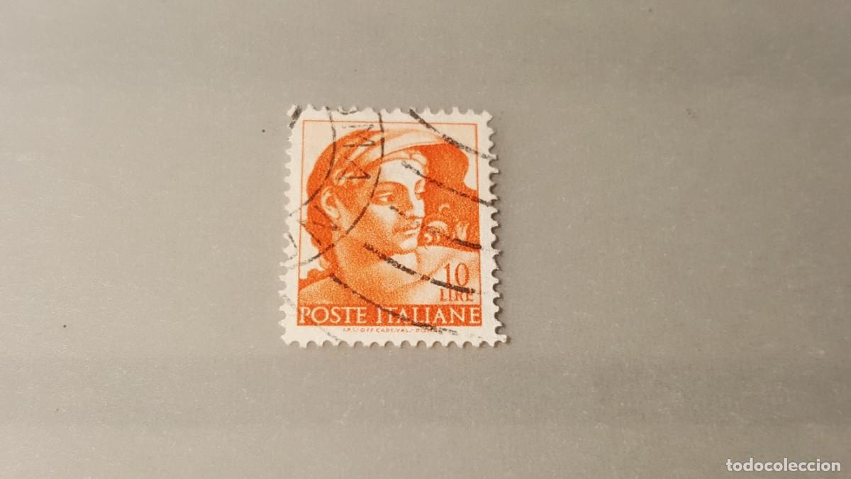Sellos: Sello usado. Detalle Capilla Sixtina. Atleta. 6 de Marzo de 1961. 10 liras. Yvert 828.