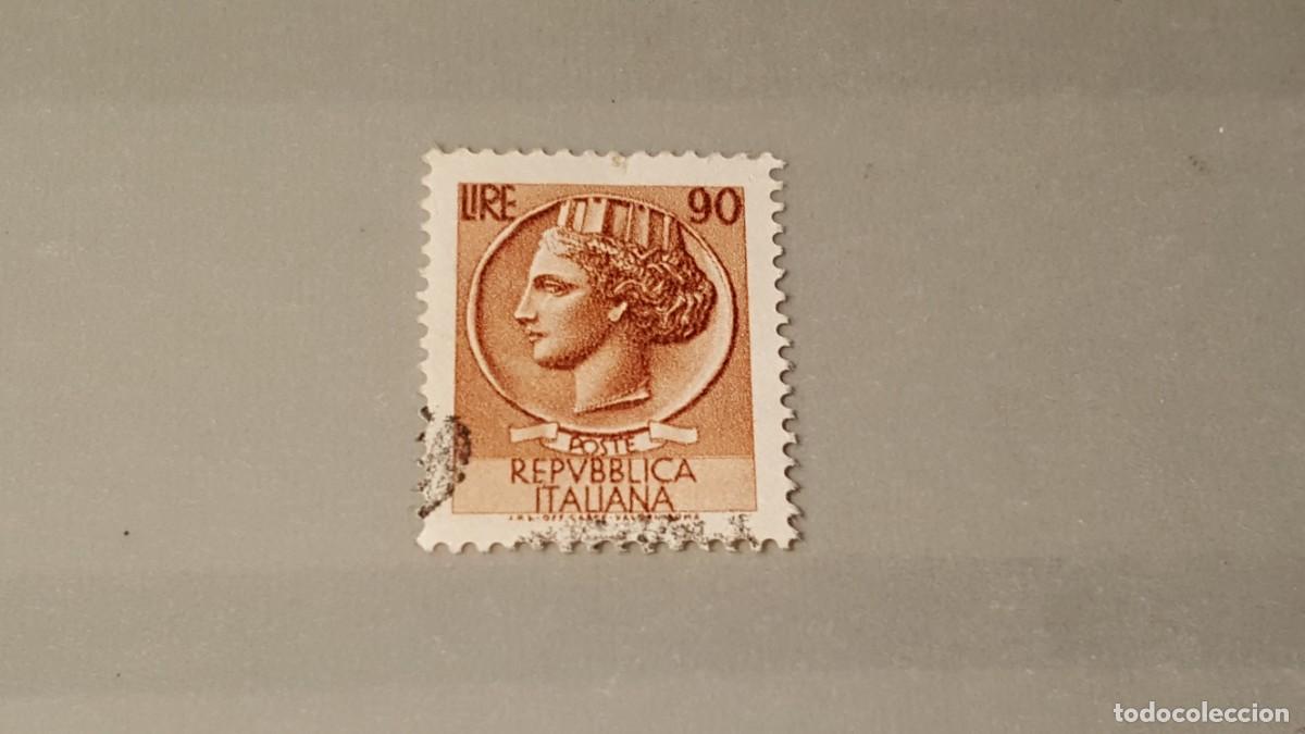 Sellos: Sello usado. Moneda Siracusa. 27 de Enero de 1958. 90 liras. Yvert 719A.