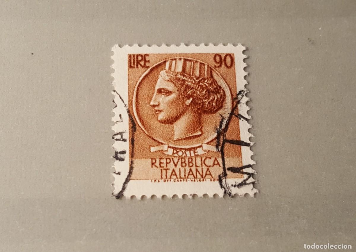 Sellos: Sello usado. Moneda Siracusa. 27 de Enero de 1958. 90 liras. Yvert 719A.