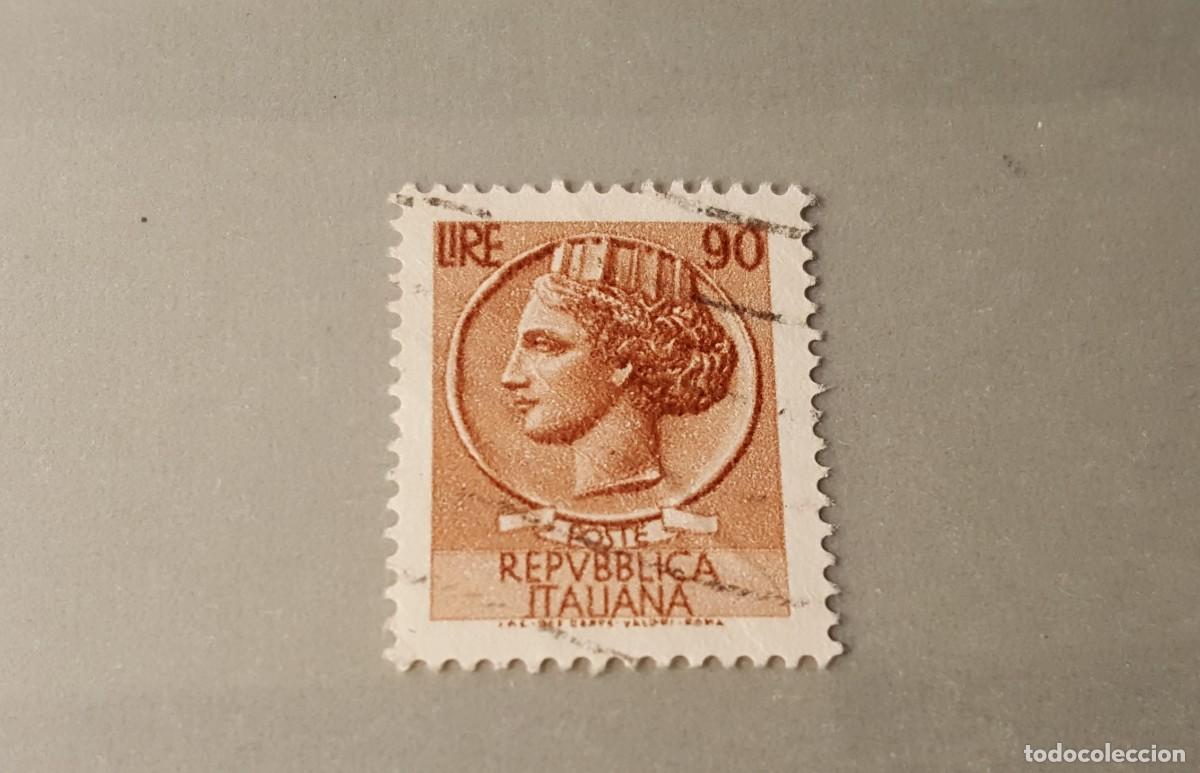 Sellos: Sello usado. Moneda Siracusa. 27 de Enero de 1958. 90 liras. Yvert 719A.