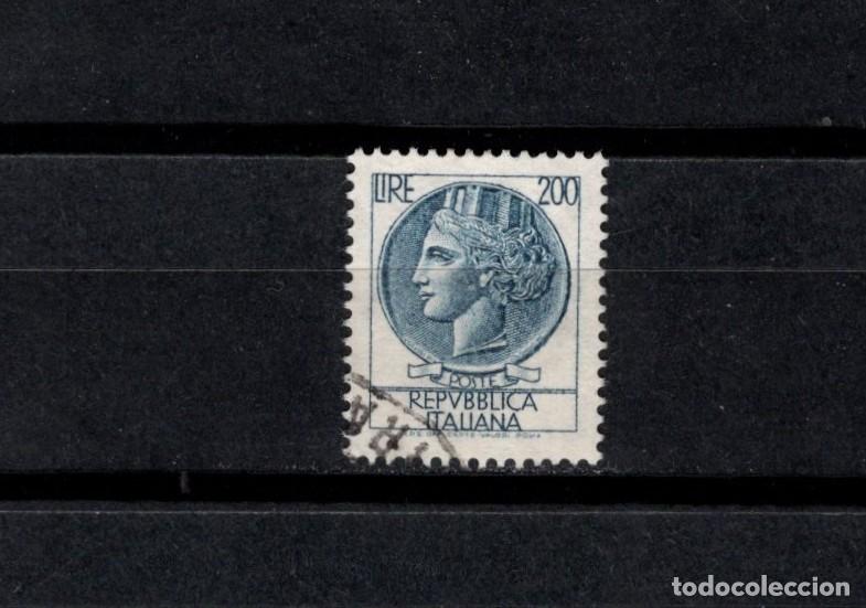 Sellos: Sello usado. Moneda de Siracusa. 6 de Mayo de 1968. 200 liras. Yvert 1009.