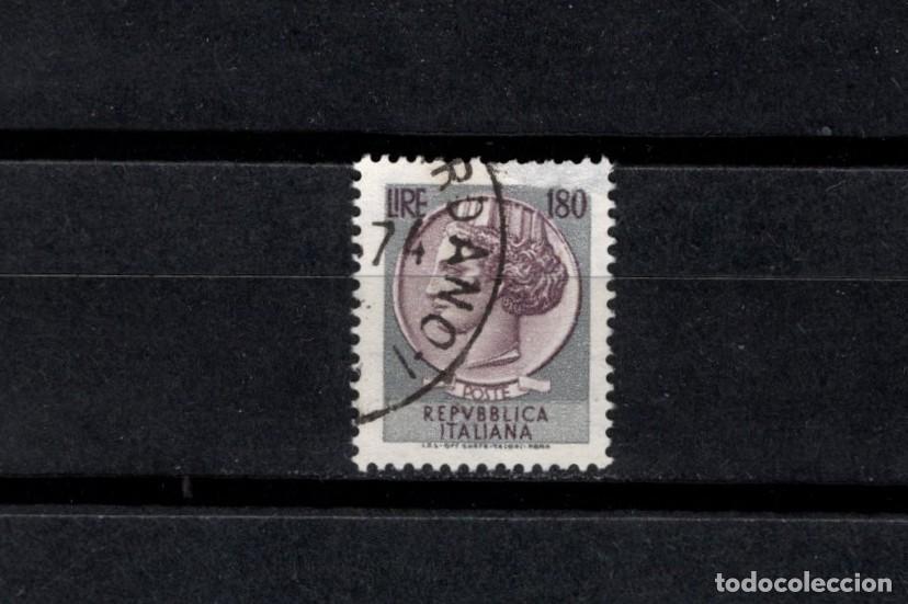 Sellos: Sello usado. Moneda de Siracusa. 15 Noviembre 1971. 180 liras. Yvert 1008A.