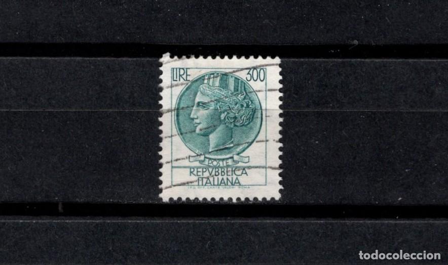 Sellos: Sello usado. Moneda de Siracusa. 1972 julio. 300 liras. Yvert 1009A.
