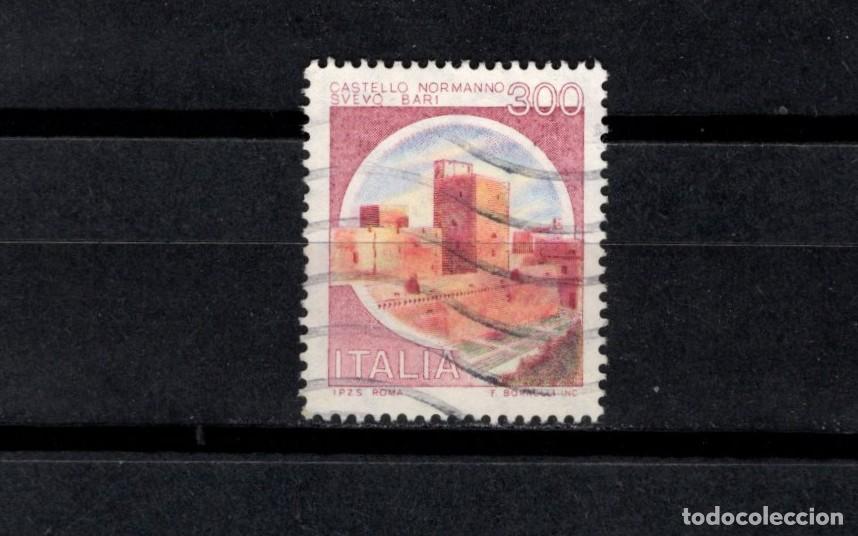 Sellos: Sello usado. Castillos. Castello de Bari. 22 Septiembre 1980. 300 liras. Yvert 1447.
