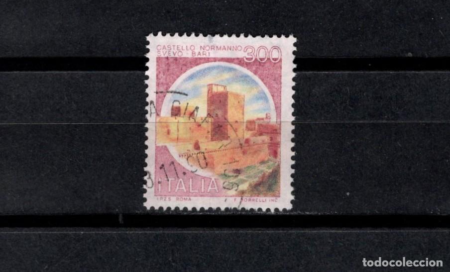 Sellos: Sello usado. Castillos. Castello de Bari. 22 Septiembre 1980. 300 liras. Yvert 1447.