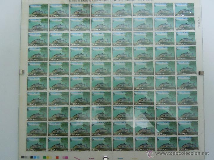 Sellos: HOJA DE 80 SELLOS, UNO CON ERROR - Foto 1