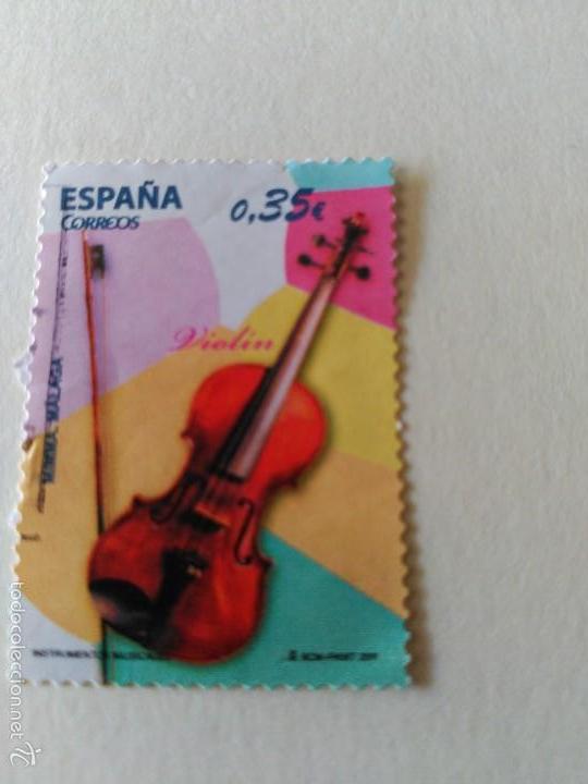 Sellos: Espa&ntilde;a 2011. Viol&iacute;n. - Foto 1