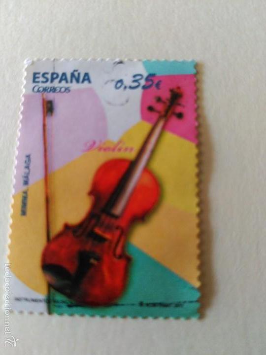 Sellos: Espa&ntilde;a 2011. Viol&iacute;n. - Foto 1