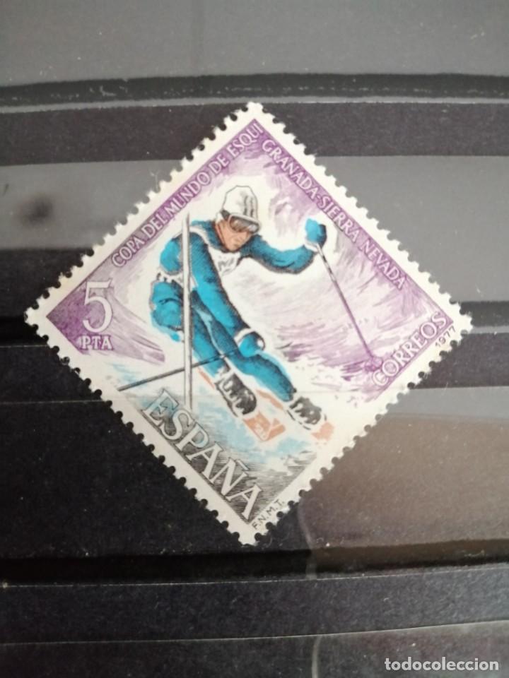 Sellos: EDIFIL 2408 - A&Ntilde;O 1977 - SERIE: COPA DEL MUNDO DE ESQU&Iacute; EN GRANADA. SIERRA NEVADA.