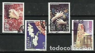 Briefmarken: A&Ntilde;O 2004.- INDUMENTARIA.EL MANT&Oacute;N.-COMPLETA.-EDIFIL 4076A-76D