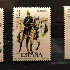 Sellos: ESPAÑA, UNIFORMES MILITARES, SERIE COMPLETA, NUEVOS, AÑO 1978