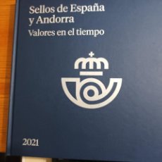 Sellos: ALBUM SELLOS DE VALORES EN EL TIEMPO CORREOS 2021 ESPAÑA / ANDORRA CON SELLOS VALOR FACIAL 240€