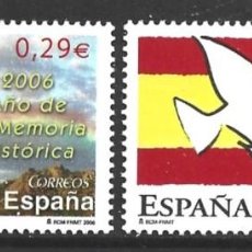 Sellos: ESPAÑA 4286/87** - AÑO 2006 - AÑO DE LA MEMORIA HISTORICA. Lote 363522960