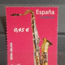 Sellos: ESPAÑA 2010 INSTRUMENTOS MUSICALES XAXOFONO SELLO USADO. Lote 401131219
