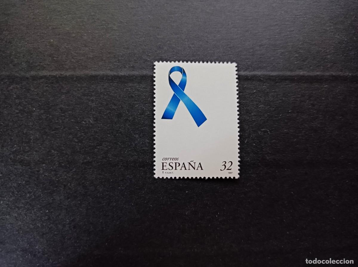 Sellos: Sello nuevo. Lazo Azul. 30 de Julio1997. Edifil 3501.