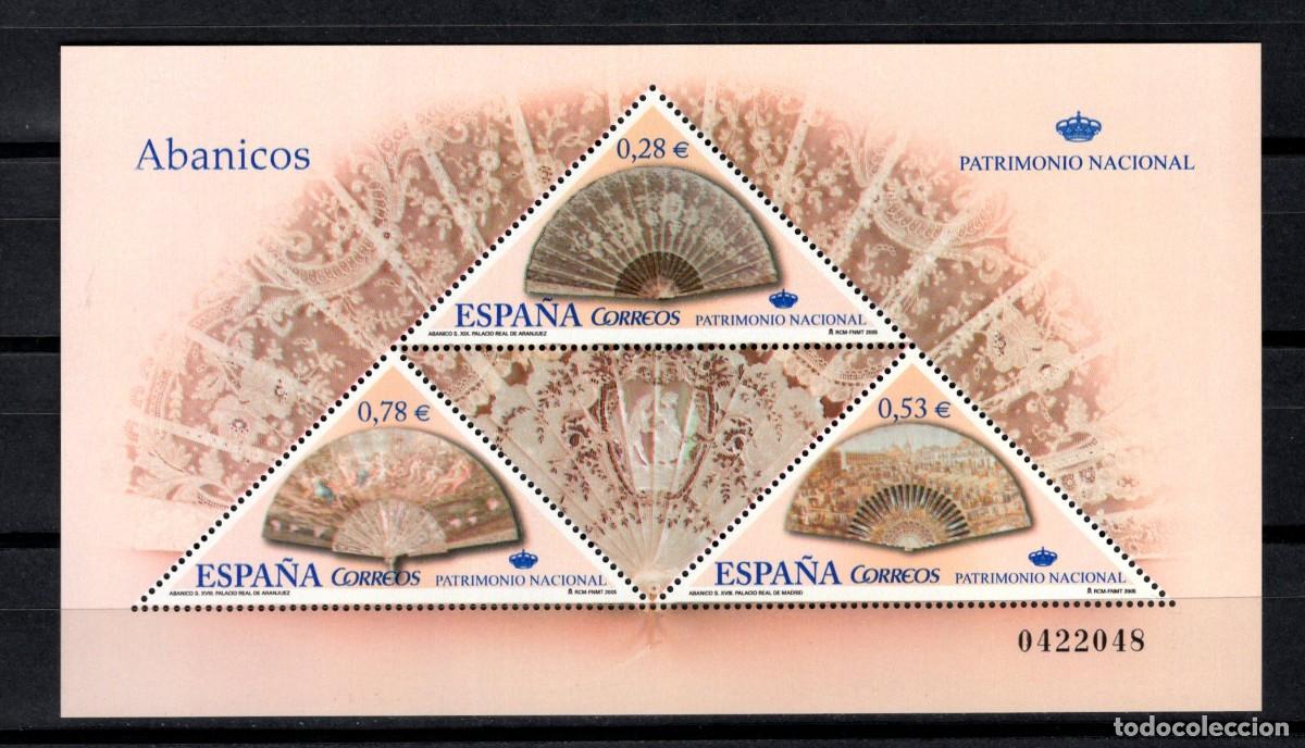 Sellos: Sello nuevo. Patrimonio Nacional. Abanicos. 9 de Mayo 2005. Edifil HS 4164.