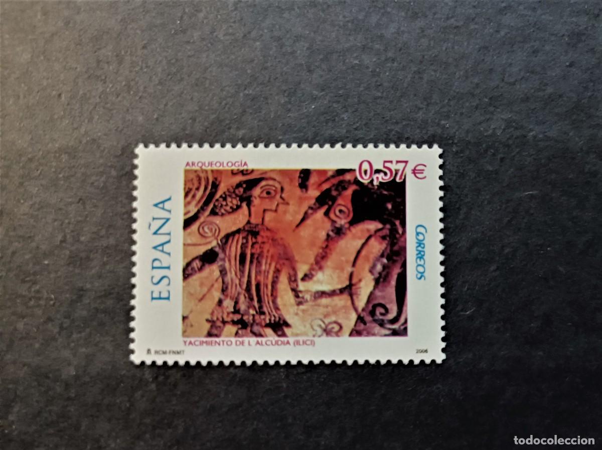 Sellos: Sello nuevo 2006. Arqueologia. Vaso Yacimiento de La Alcudia. Edifil 4251. .