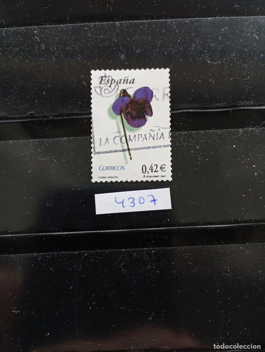 Sellos: Espa&ntilde;a. 2007. Edifil n&uacute;mero 4307. Flora y Fauna. Violeta
