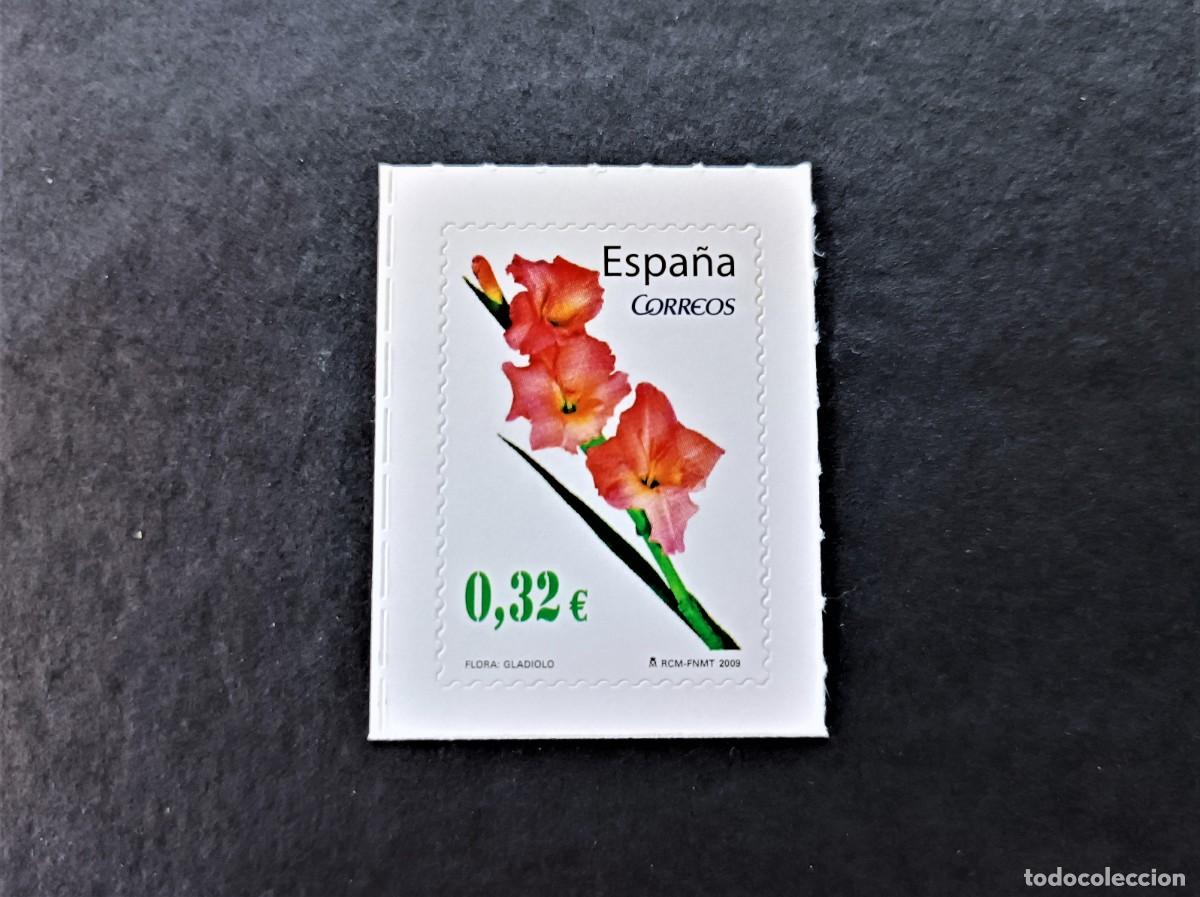 Sellos: Sello nuevo. Autoadhesivo. Flora y Fauna. Gladiolo. 1 de Abril de 2009. Edifil 4463.