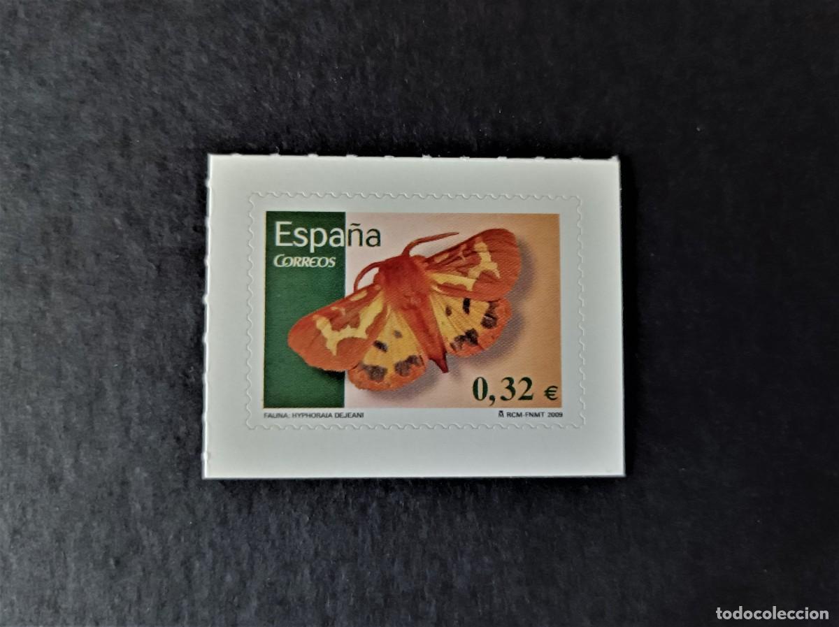 Sellos: Sello nuevo. Autoadhesivo. Flora y Fauna. Mariposa. 1 de Octubre de 2009. Edifil 4466.