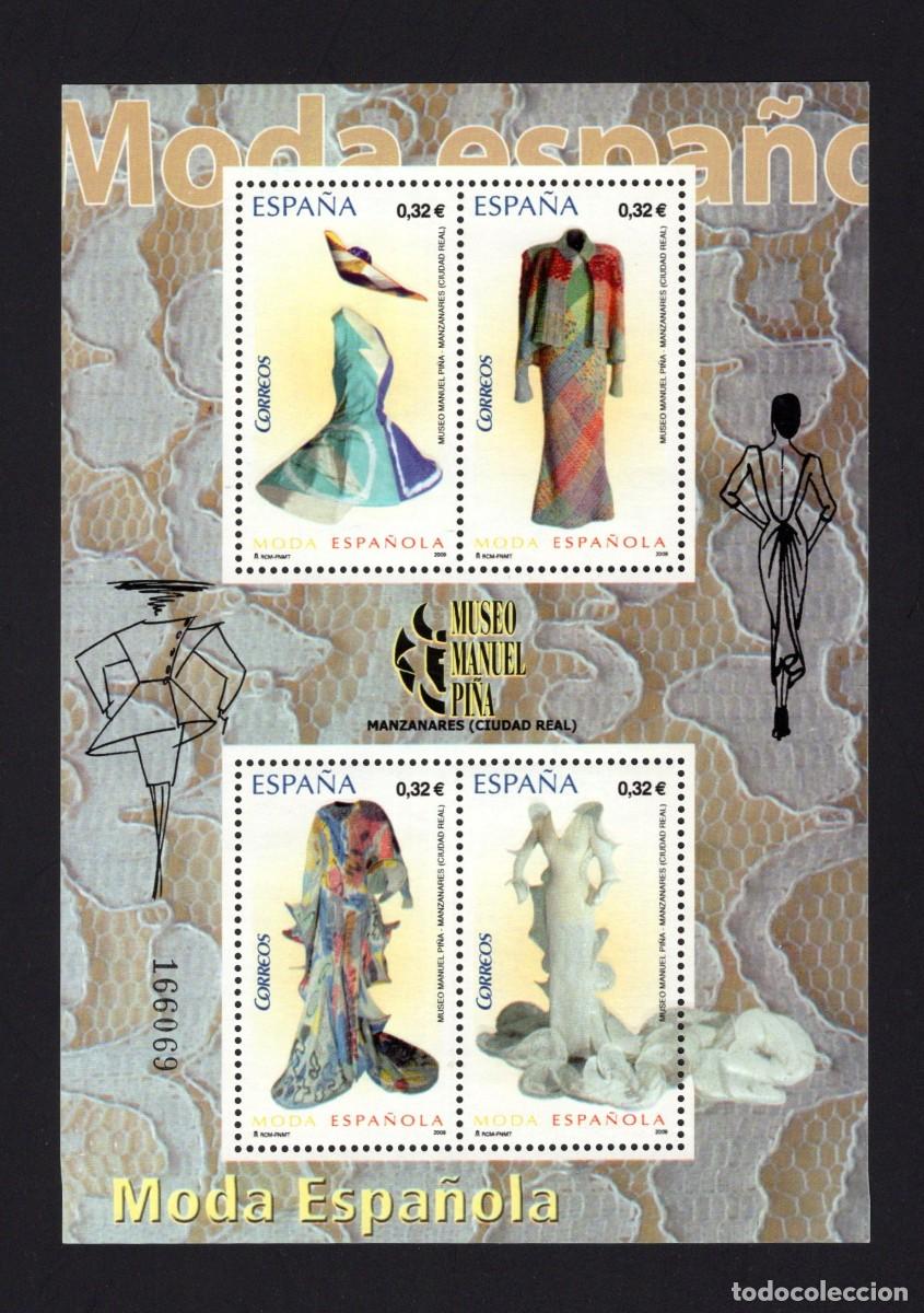 Sellos: Sellos nuevos. Moda Espa&ntilde;ola. Manuel Pi&ntilde;a. 19 de Junio de 2009. Edifil SH 4494.