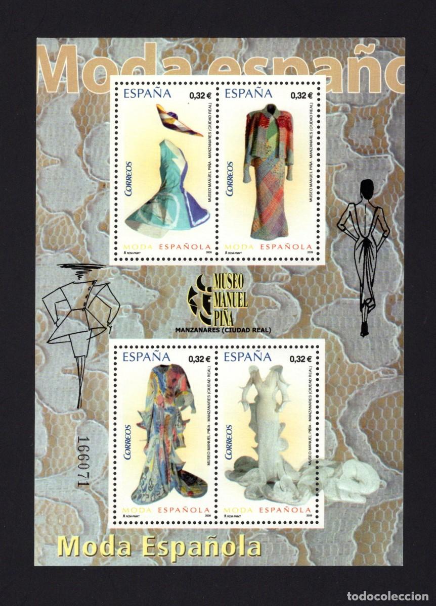 Sellos: Sellos nuevos. Moda Espa&ntilde;ola. Manuel Pi&ntilde;a. 19 de Junio de 2009. Edifil SH 4494.