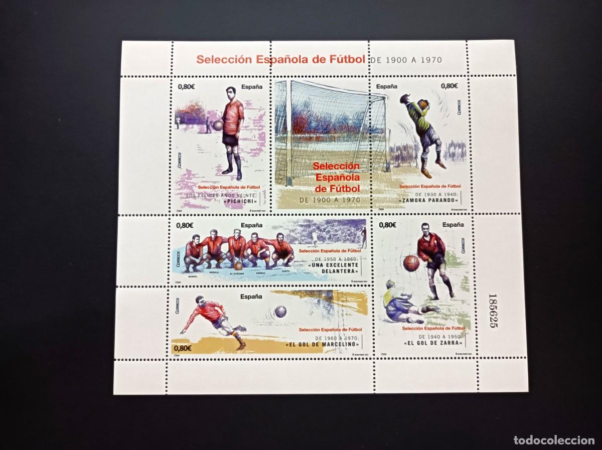 Sellos: Sello nuevo. Seleccion Espa&ntilde;ola de Futbol 1900-2010. 19 de Septiembre de 2011. Edifil 4665 SH