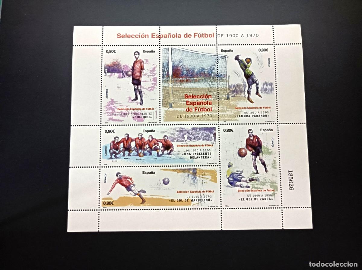 Sellos: Sello nuevo. Seleccion Espa&ntilde;ola de Futbol 1900-2010. 19 de Septiembre de 2011. Edifil 4665 SH