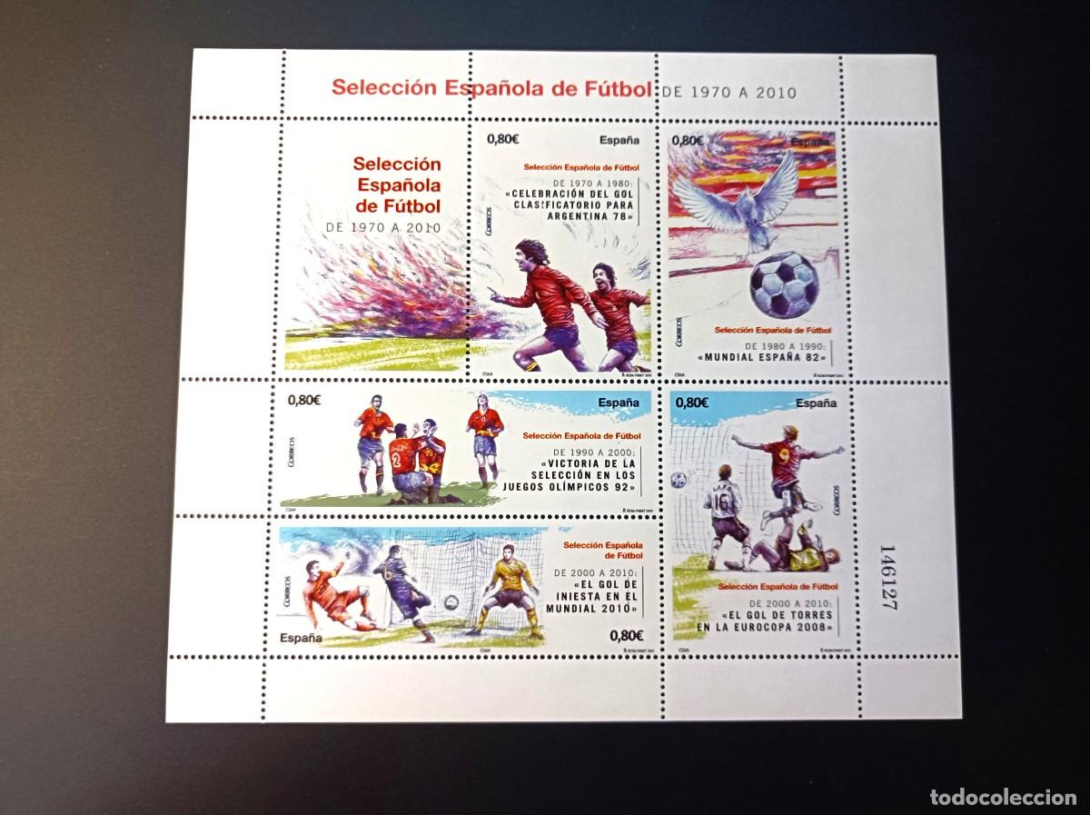 Sellos: Sello nuevo. Seleccion Espa&ntilde;ola de Futbol 1900-2010. 19 de Septiembre de 2011. Edifil 4666 SH