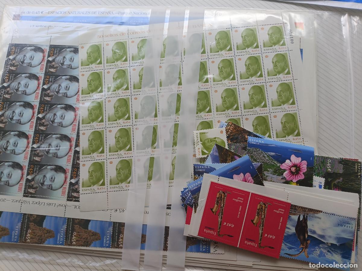 Sellos: 893 sellos nuevos de 0,45 E (Facial 401,85 E)