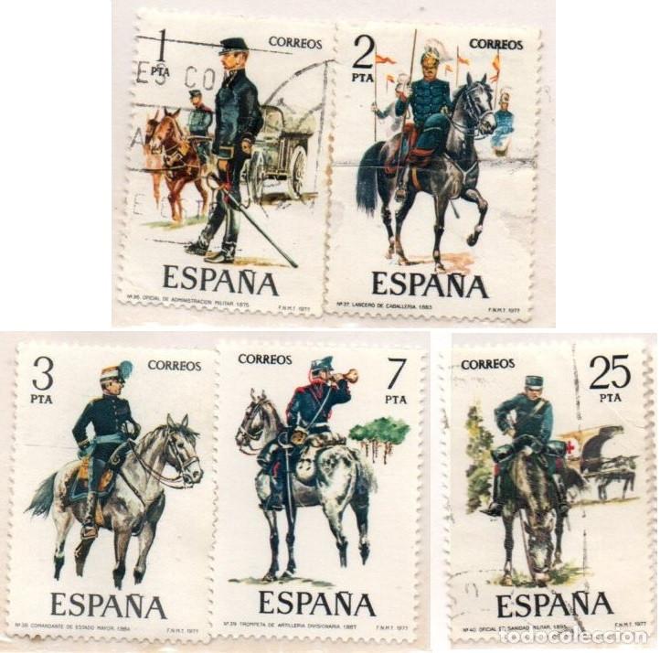 Briefmarken: SERIE SELLOS ESPA&Ntilde;A REY 1977 UNIFORMES USADOS EDIFIL N&ordm; 2423-27 COMPLETA
