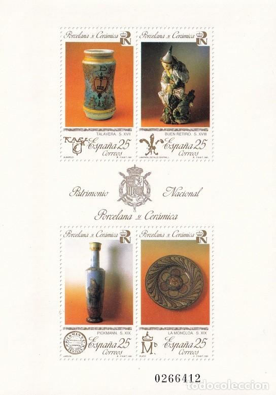 Sellos: HB Hojita Bloque 1992 - Patrimonio Nacional - Porcelana y Cer&aacute;mica - Albarelo - L&aacute;mpara - Jarr&oacute;n - P